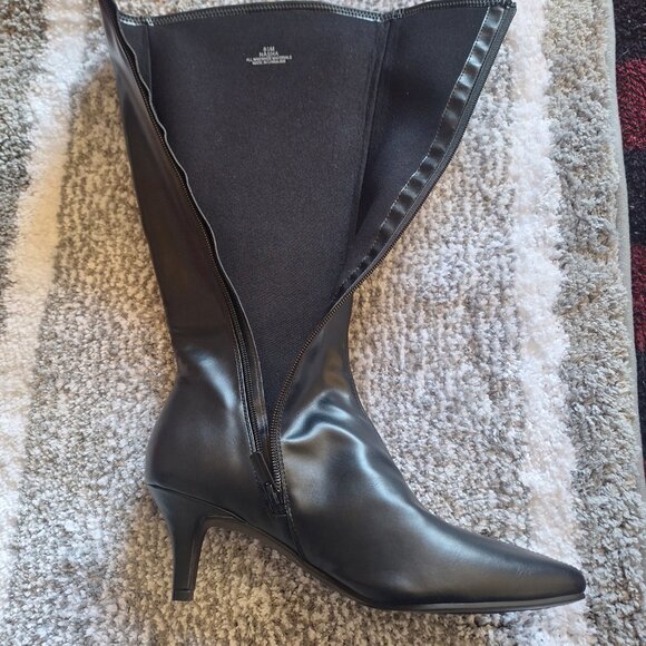 Black below knee boots - Picture 3 of 6